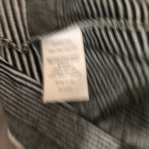 3/$25 LemonTARTshort sleeve top size large stripe - Picture 5 of 5